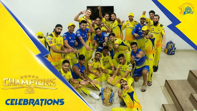 MS Dhoni celebrating IPL win with CSK